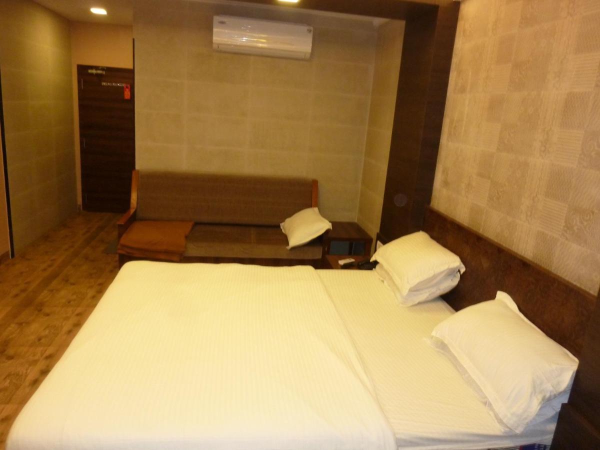 Hotel Orient Palace Mumbai Eksteriør bilde
