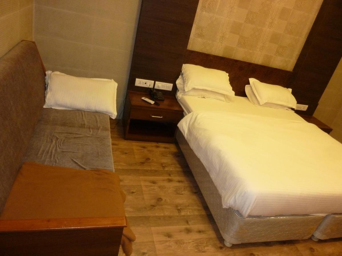 Hotel Orient Palace Mumbai Eksteriør bilde